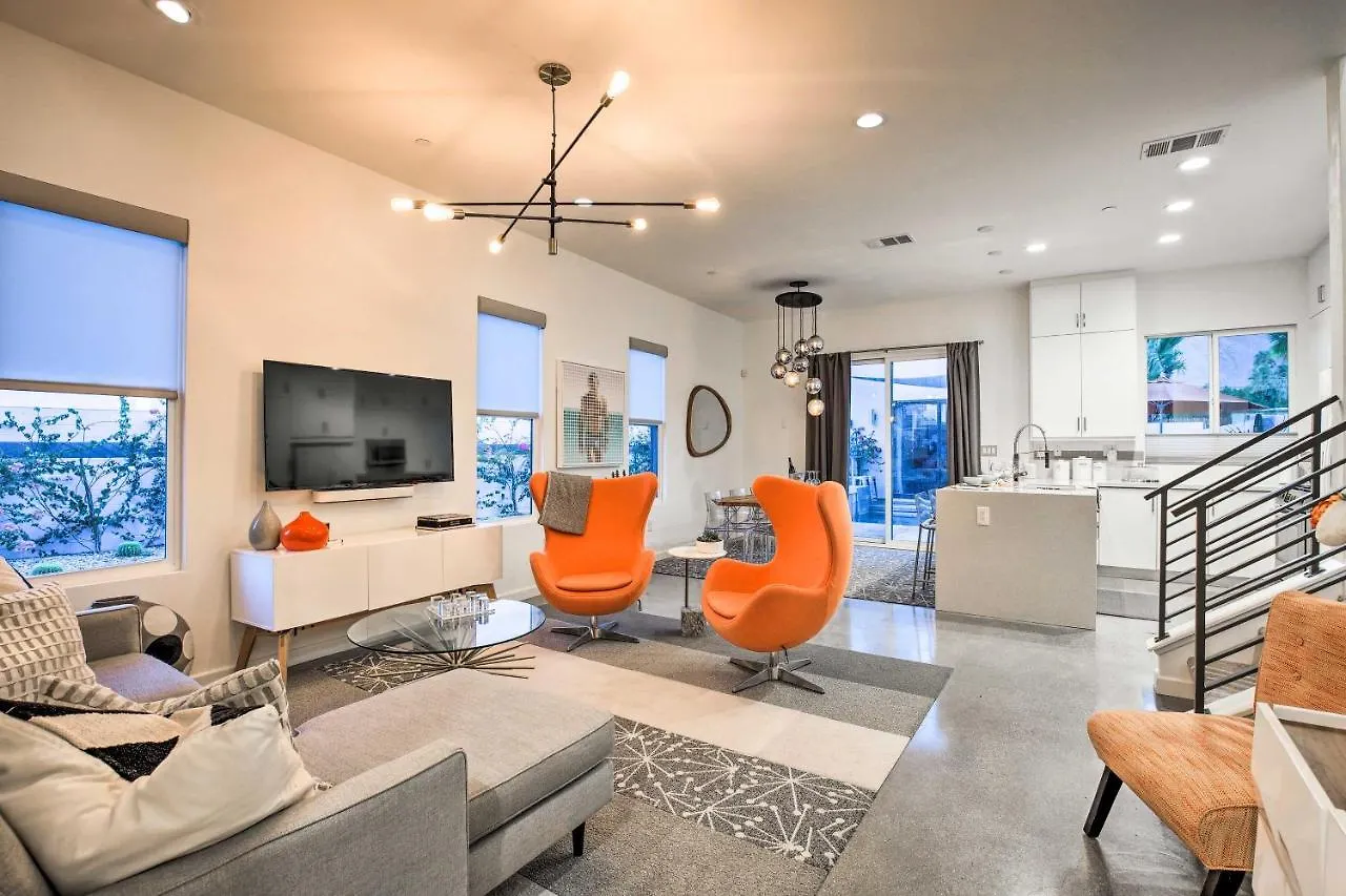 Luxe Palm Springs Home With Mountain-View Pool Deck